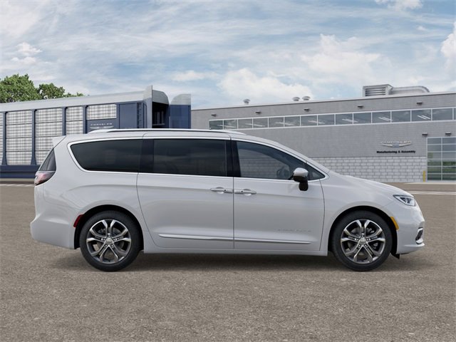 New 2026 Chrysler Pacifica Pinnacle image 21