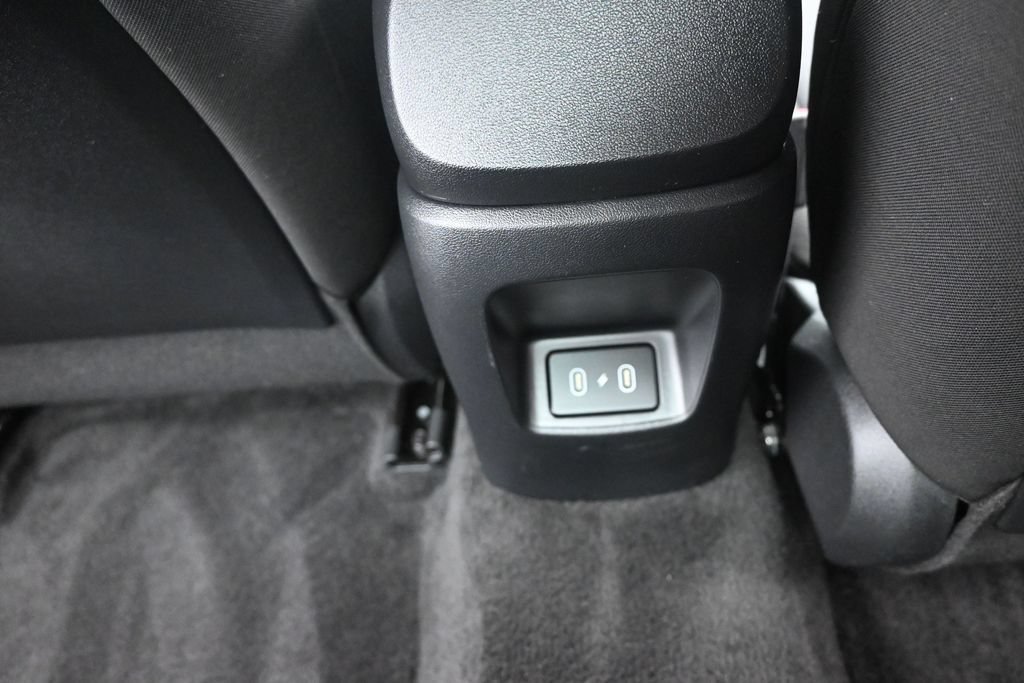 Used 2025 Hyundai Elantra SE FWD image 27