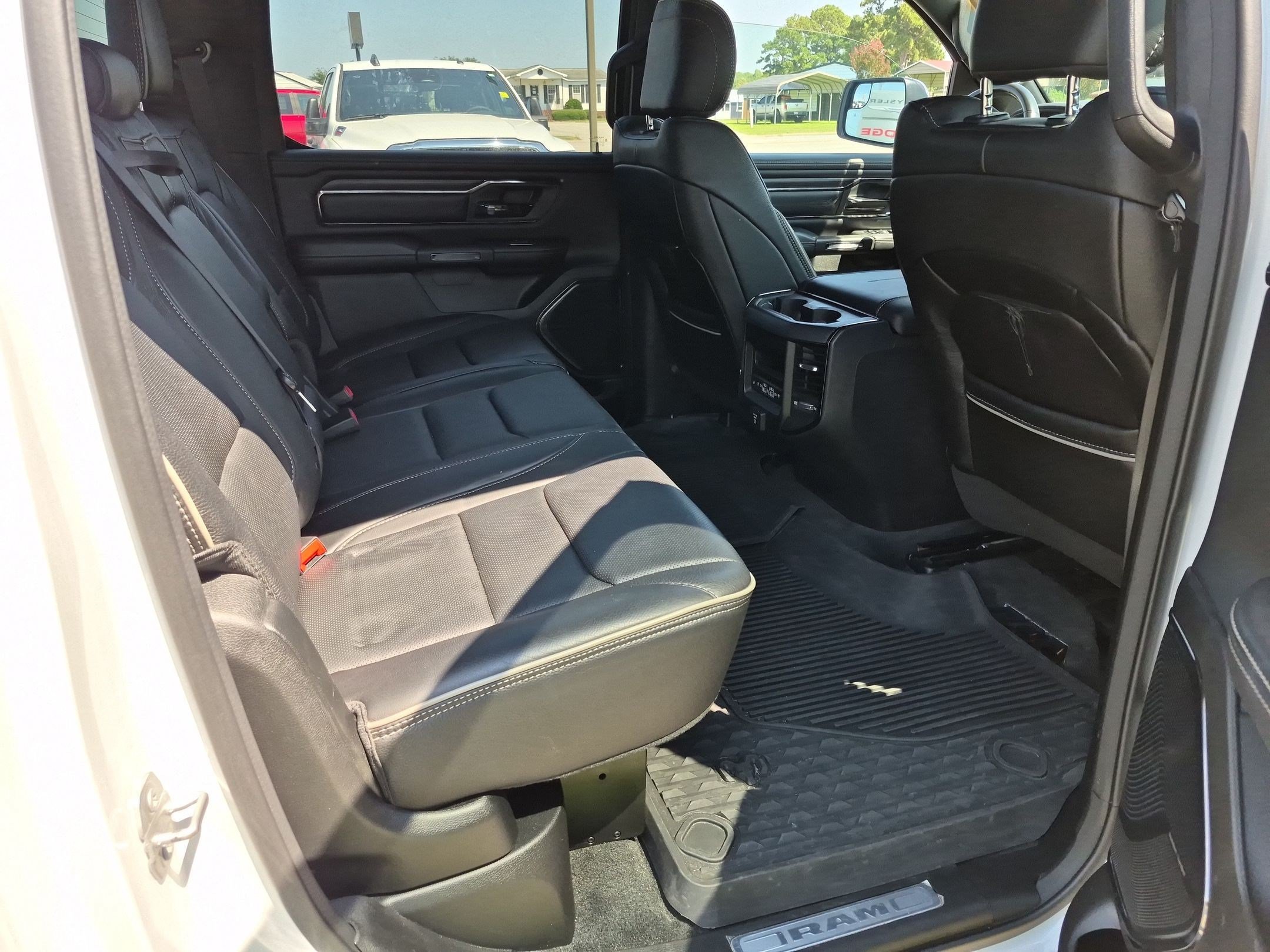 Used 2023 RAM 1500 Limited AWD/4WD image 19