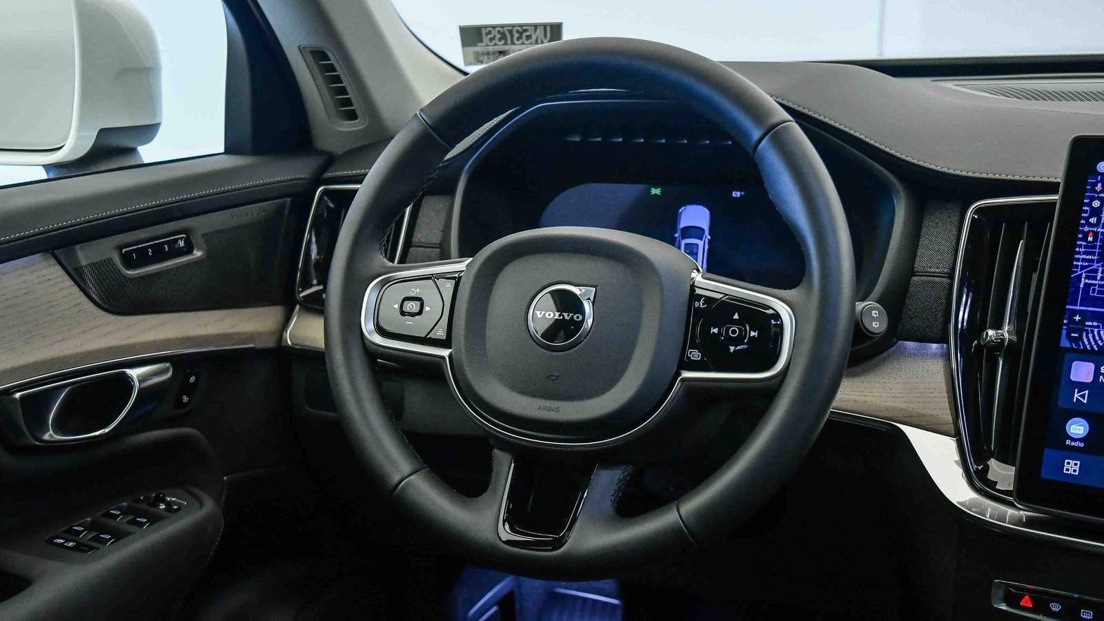 Certified 2025 Volvo XC90 B6 Plus w/ Protection Package Premier image 13