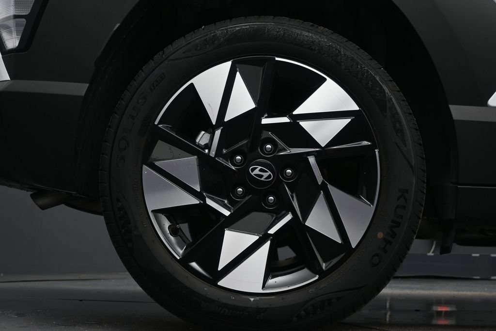 Used 2025 Hyundai Kona SEL FWD image 9