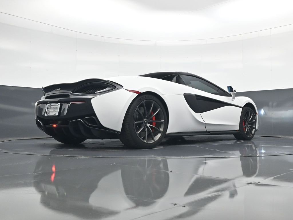 Used 2019 McLaren 570S Spider image 24
