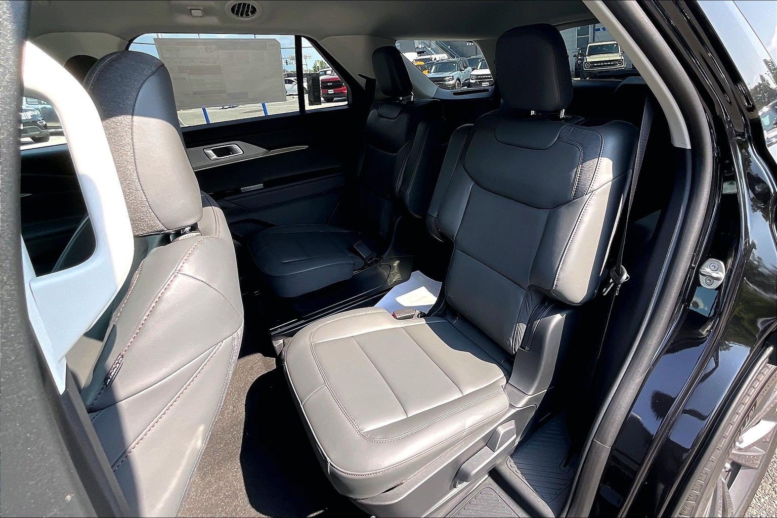 New 2026 Ford Explorer Active w/ Active Comfort Package AWD/4WD image 10