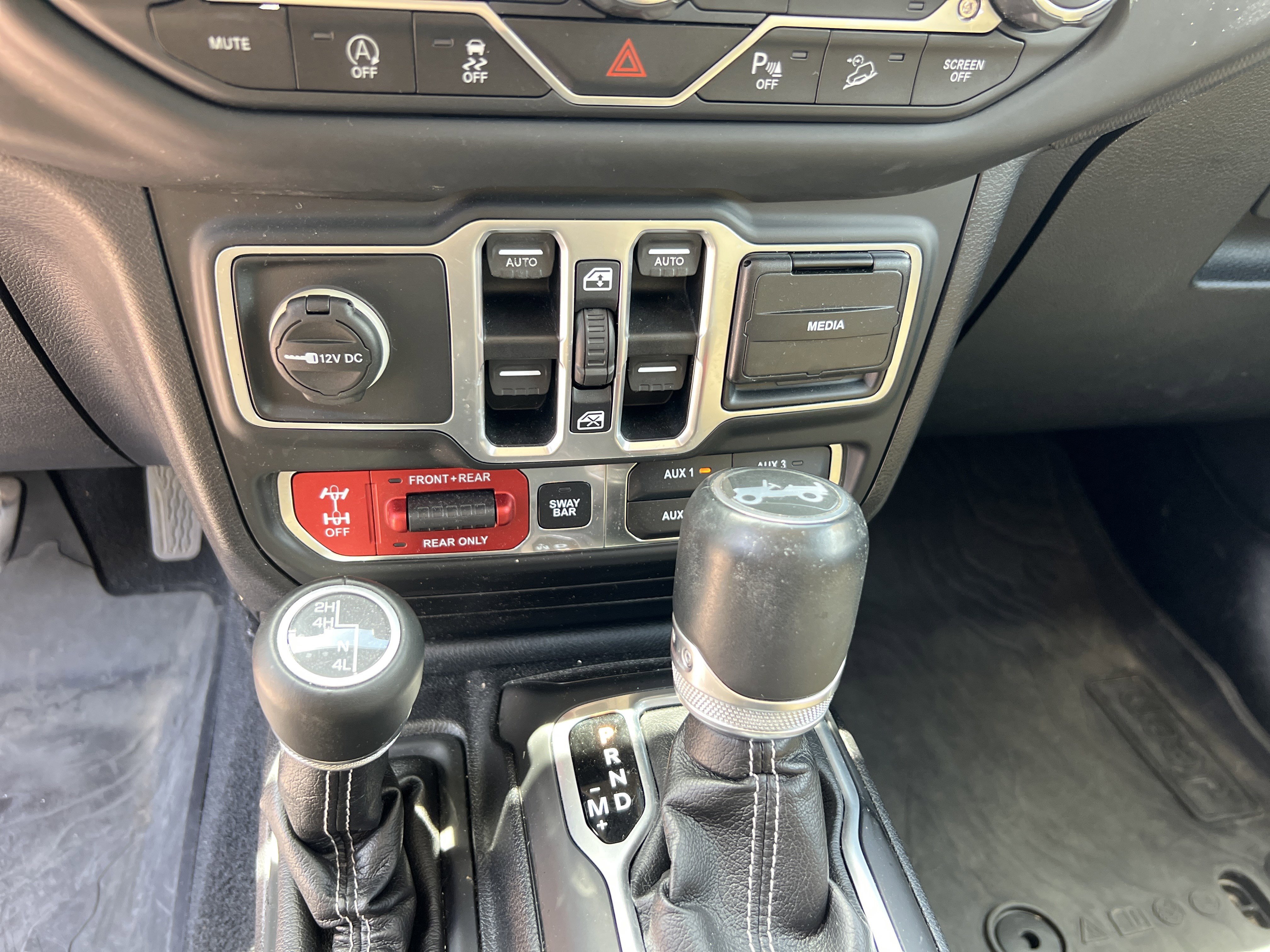 Used 2018 Jeep Wrangler Unlimited Rubicon AWD/4WD image 39