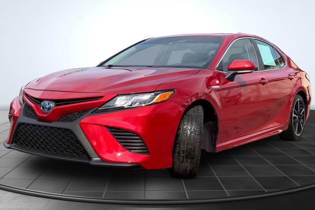 Used 2019 Toyota Camry SE w/ Sunroof Package image 4