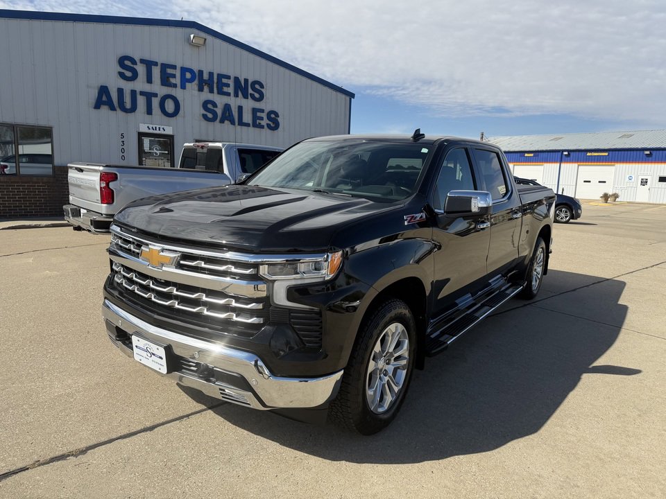 Used 2024 Chevrolet Silverado 1500 LTZ image 1