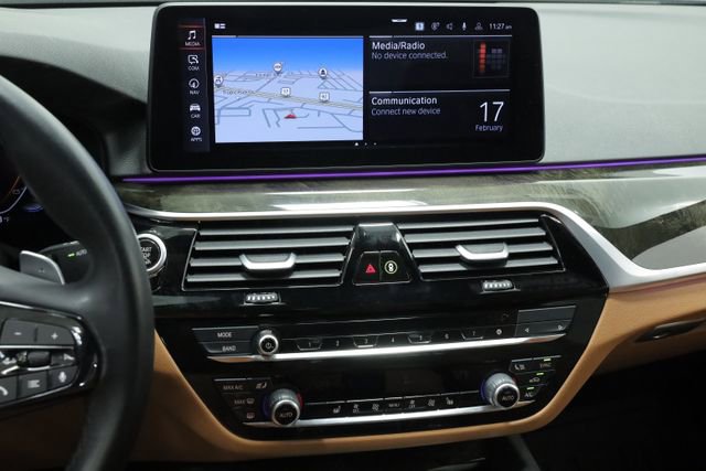 Used 2023 BMW 540i w/ Convenience Package image 16