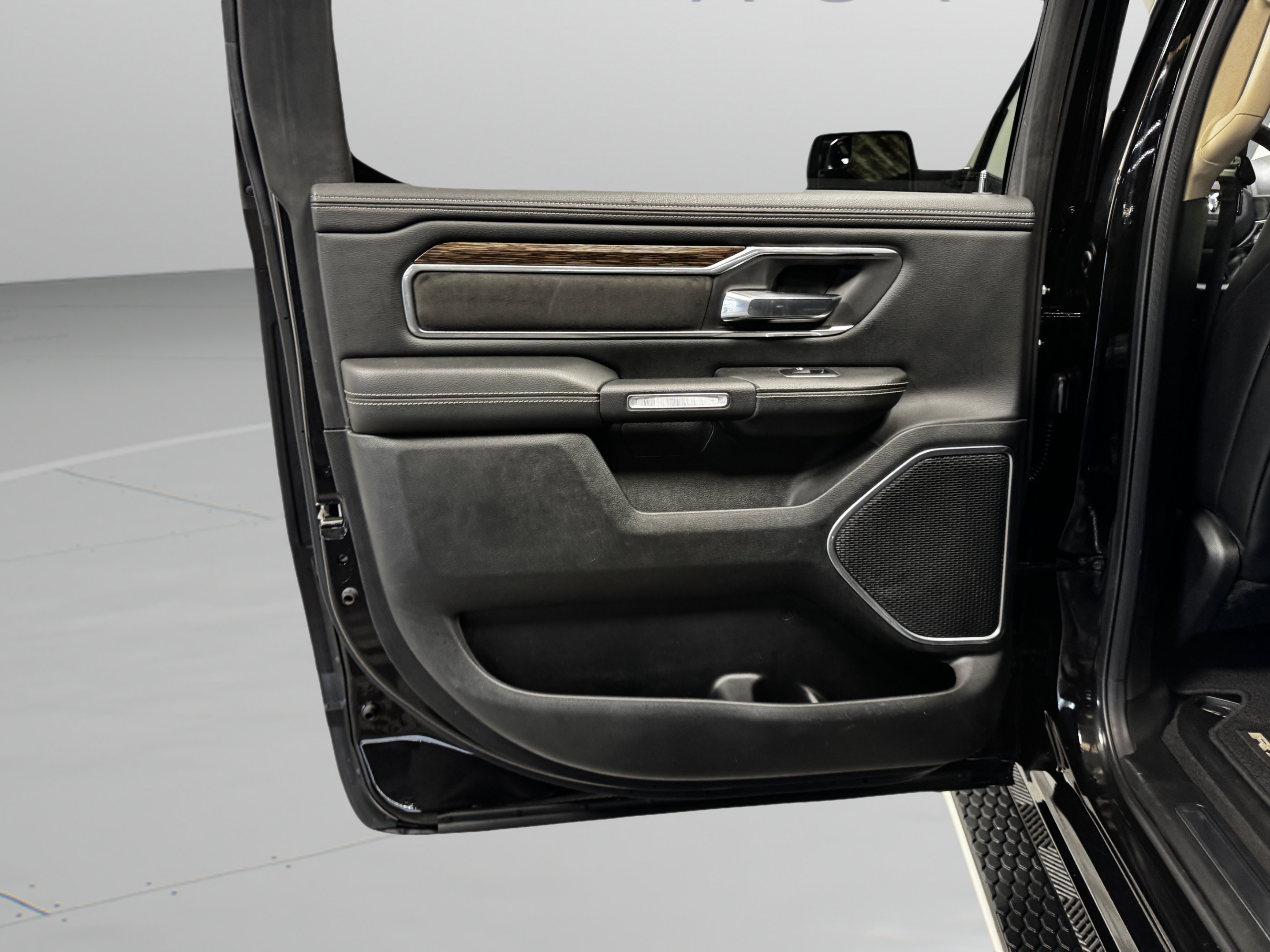Used 2019 RAM 1500 Laramie w/ Bed Utility Group AWD/4WD image 15