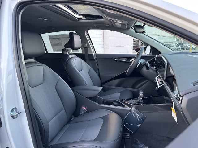 New 2025 Kia Niro EX Touring image 14