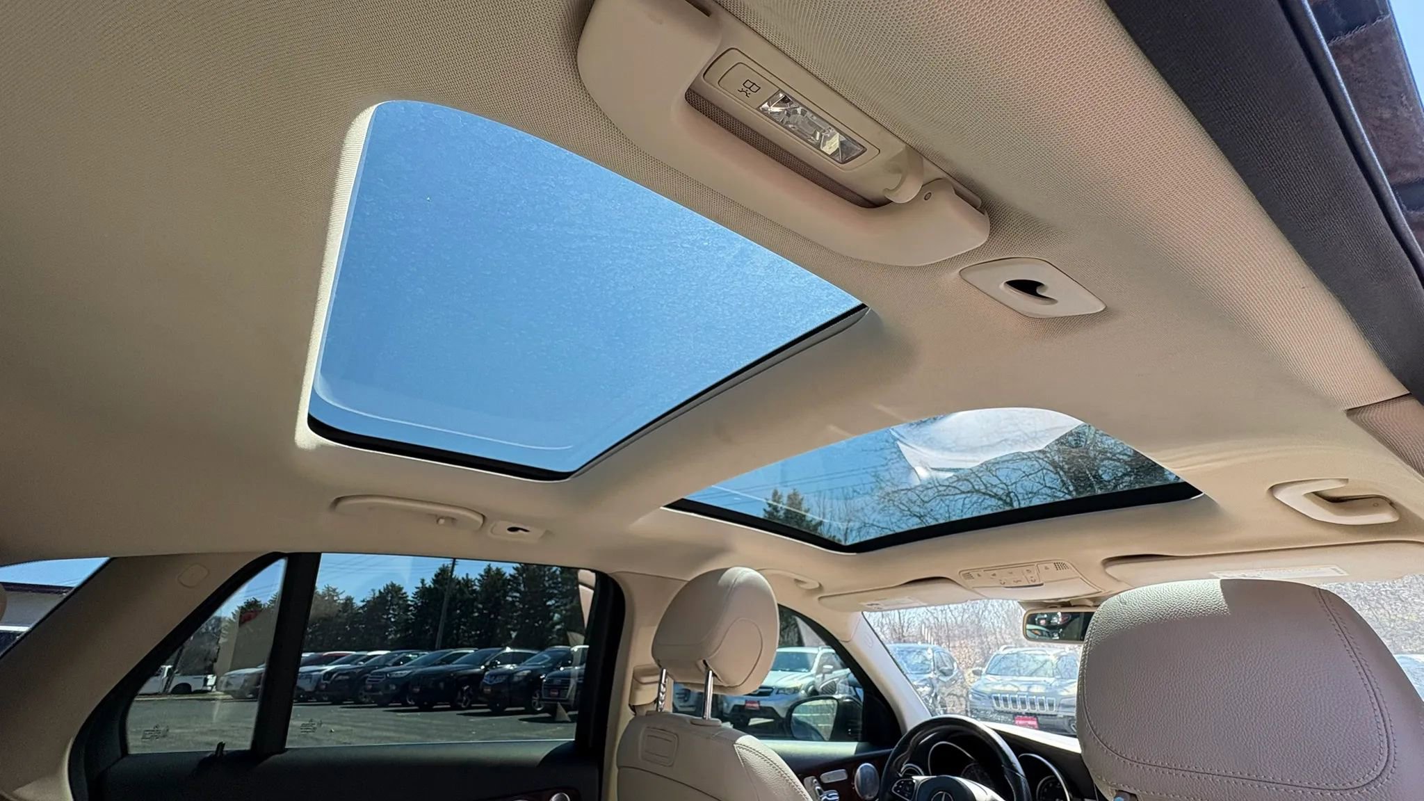 Used 2018 Mercedes-Benz GLC 300 4MATIC image 35