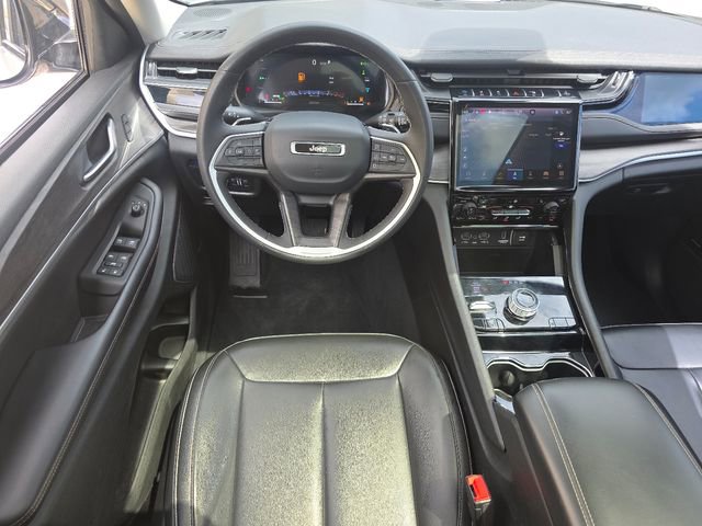 Used 2023 Jeep Grand Cherokee 4WD 4xe image 3