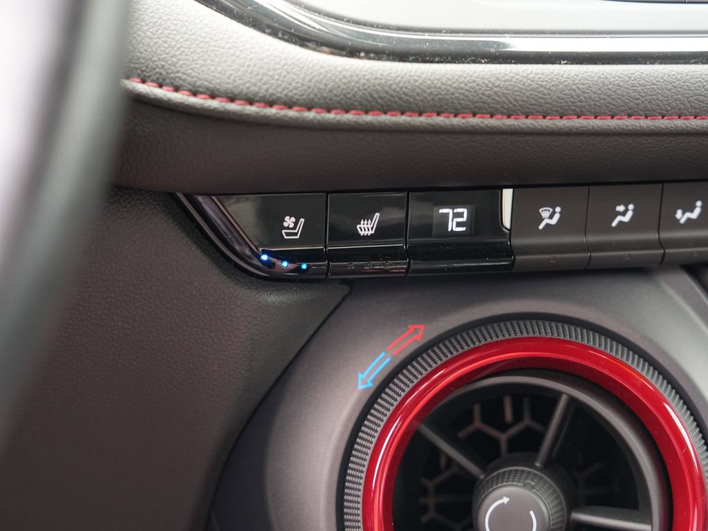 Used 2020 Chevrolet Blazer RS AWD/4WD image 36