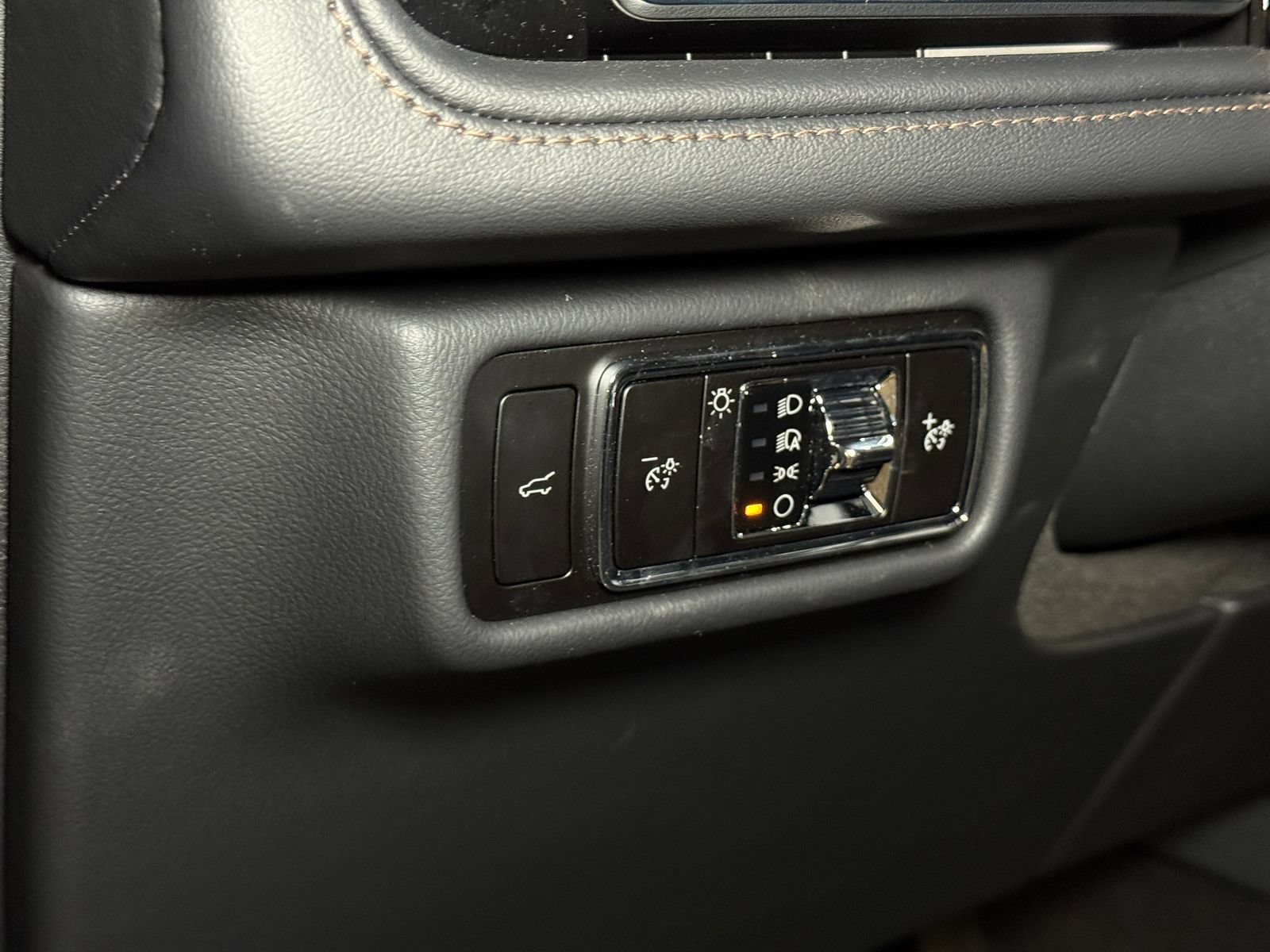 New 2026 Lincoln Aviator AWD image 28