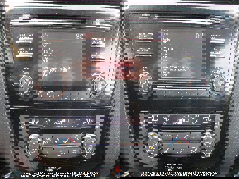 Used 2016 Nissan Rogue SV image 26