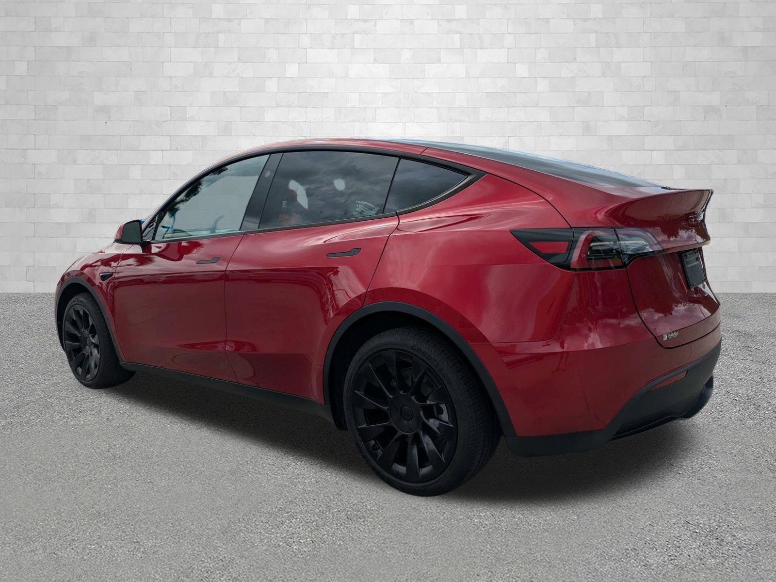 Used 2024 Tesla Model Y Long Range AWD/4WD image 4
