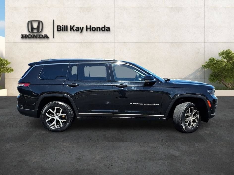 Used 2023 Jeep Grand Cherokee L Limited w/ Luxury Tech Group II AWD/4WD image 2
