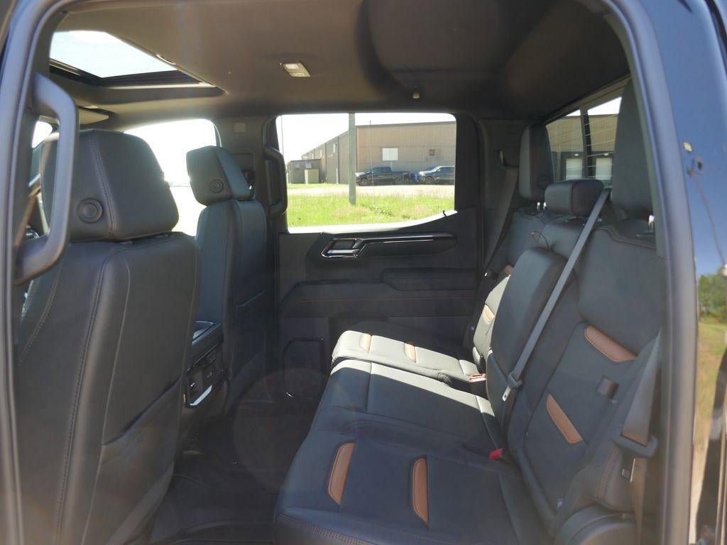 New 2026 GMC Sierra 1500 AT4 w/ AT4 Premium Package AWD/4WD image 14