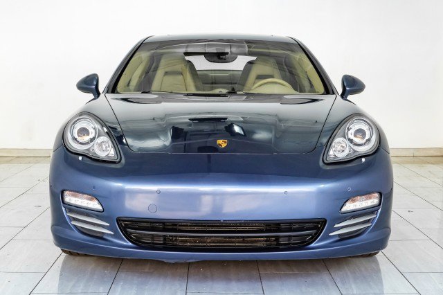 Used 2012 Porsche Panamera 4 image 3