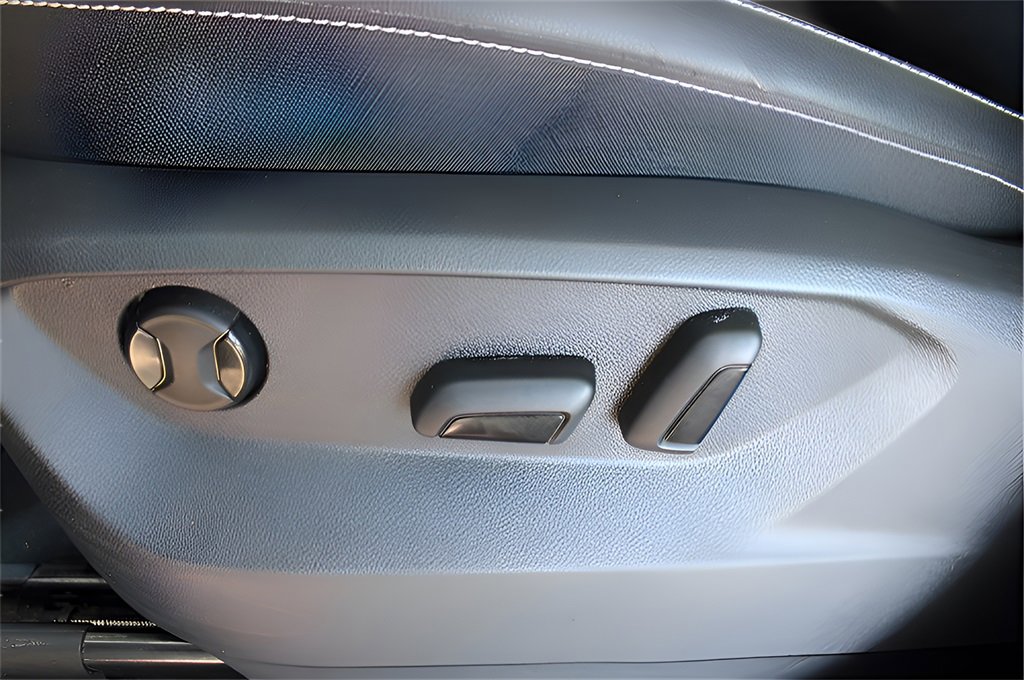 Used 2023 Volkswagen Atlas SE image 18