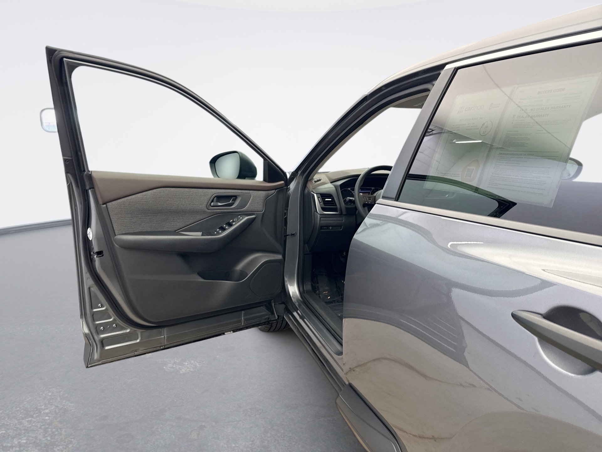 Used 2023 Nissan Rogue S image 9