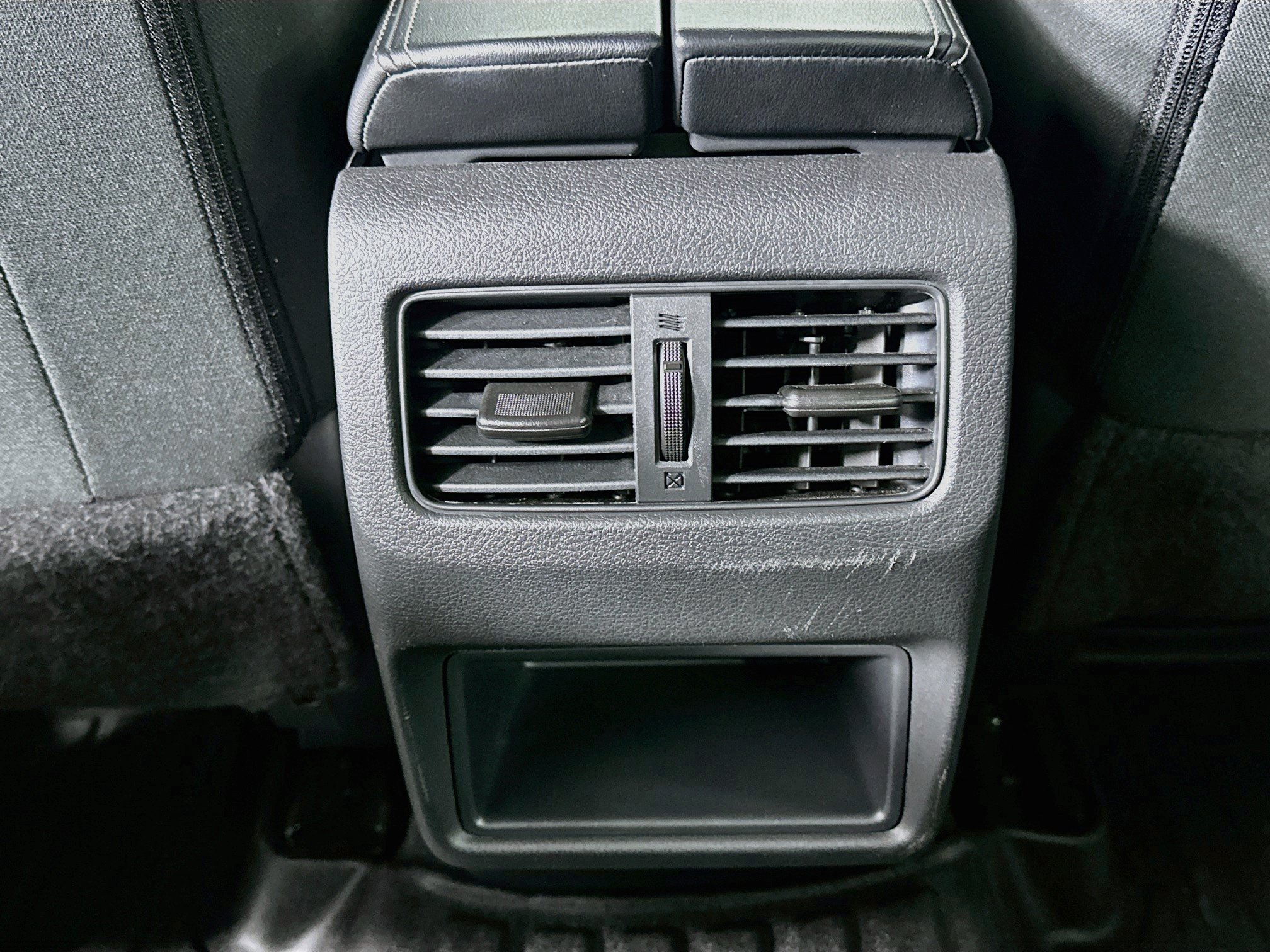 Used 2024 Nissan Rogue S FWD image 28
