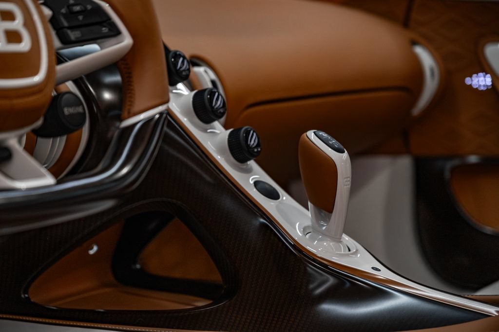 Used 2020 Bugatti Chiron AWD/4WD image 39