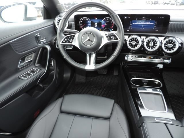 Used 2025 Mercedes-Benz CLA 250 image 22