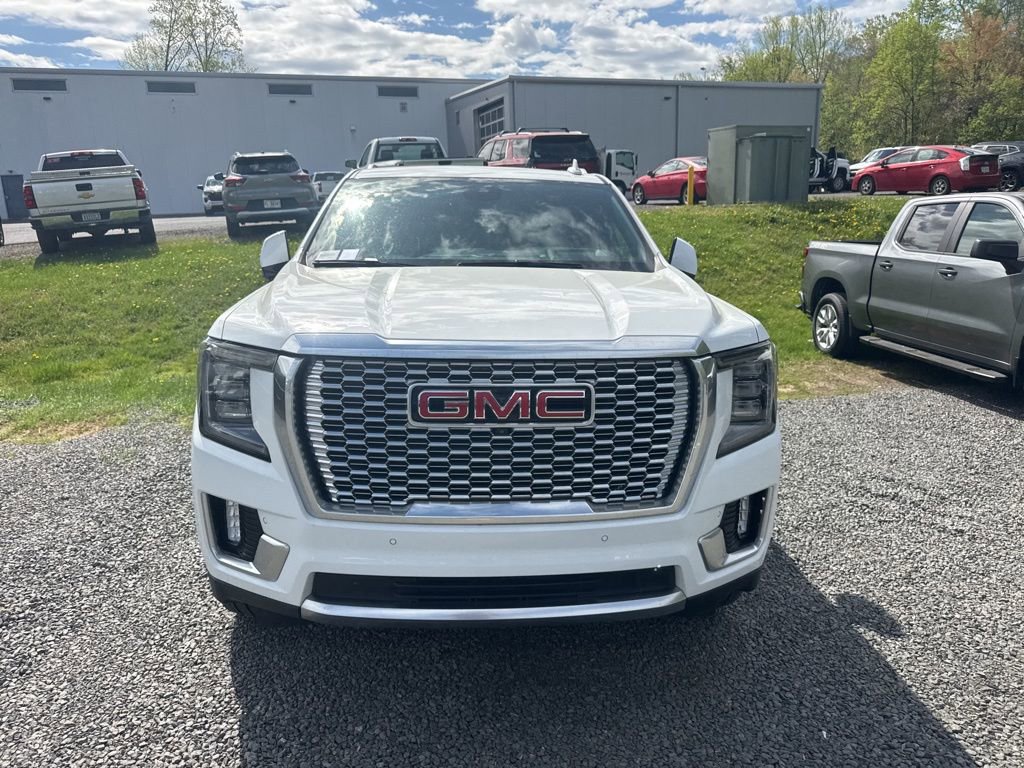 Used 2024 GMC Yukon XL Denali image 2