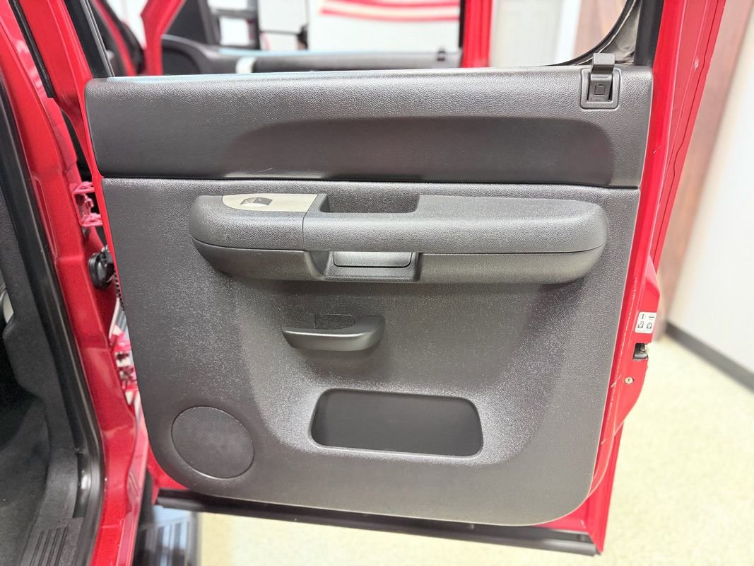 Used 2011 Chevrolet Silverado 3500 LT image 37