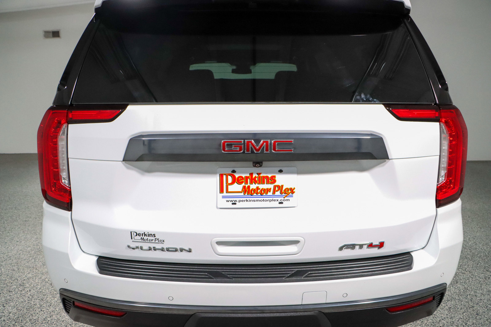 Used 2023 GMC Yukon XL AT4 image 8