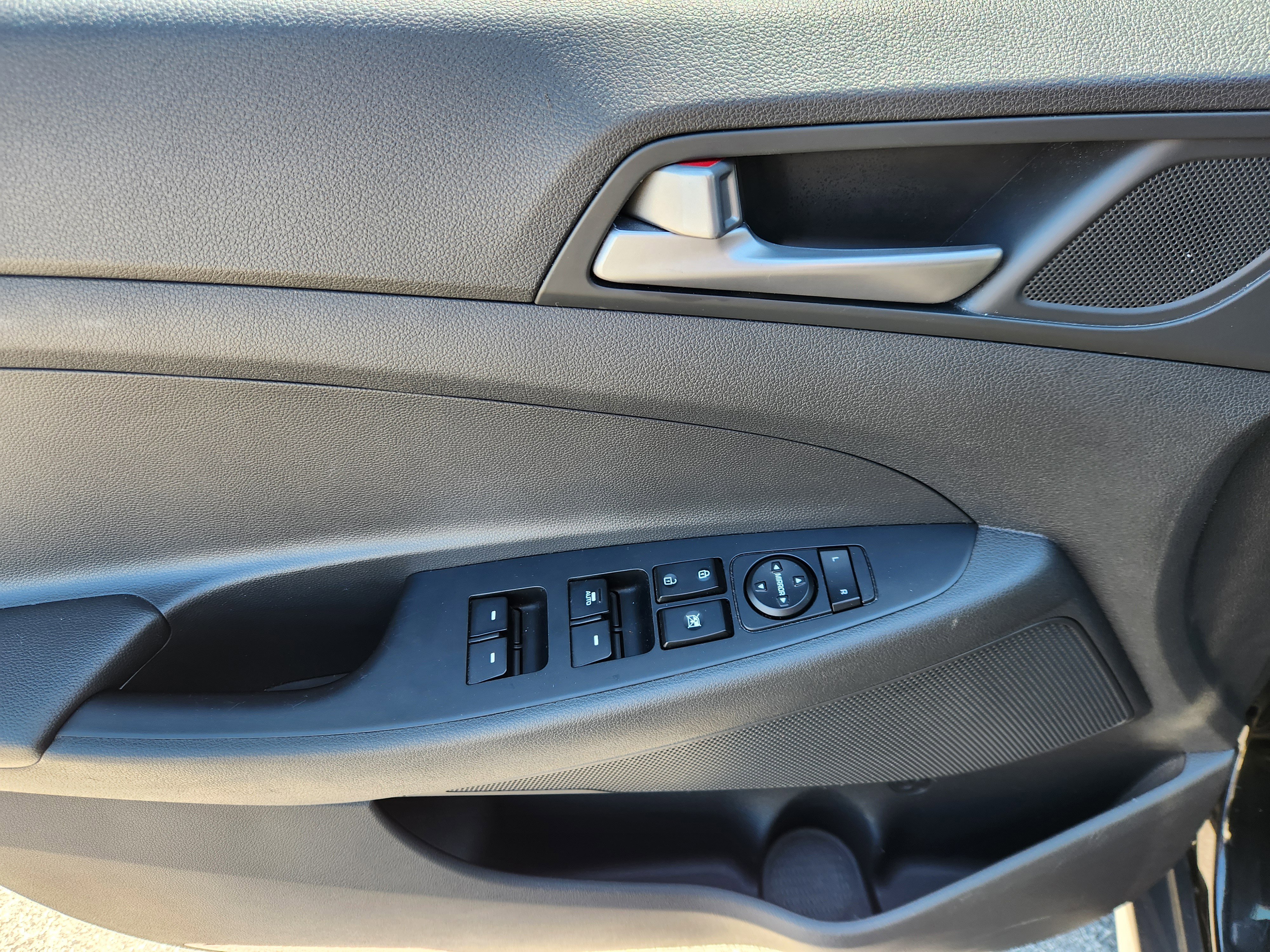 Used 2018 Hyundai Tucson SEL image 16