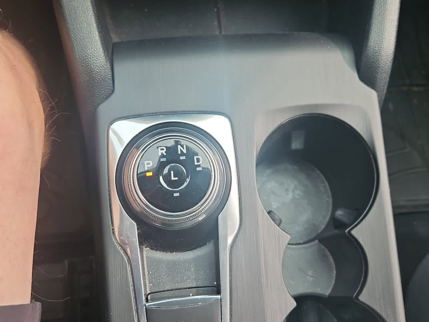 Used 2021 Ford Escape SE w/ SE Sport Appearance Package image 18