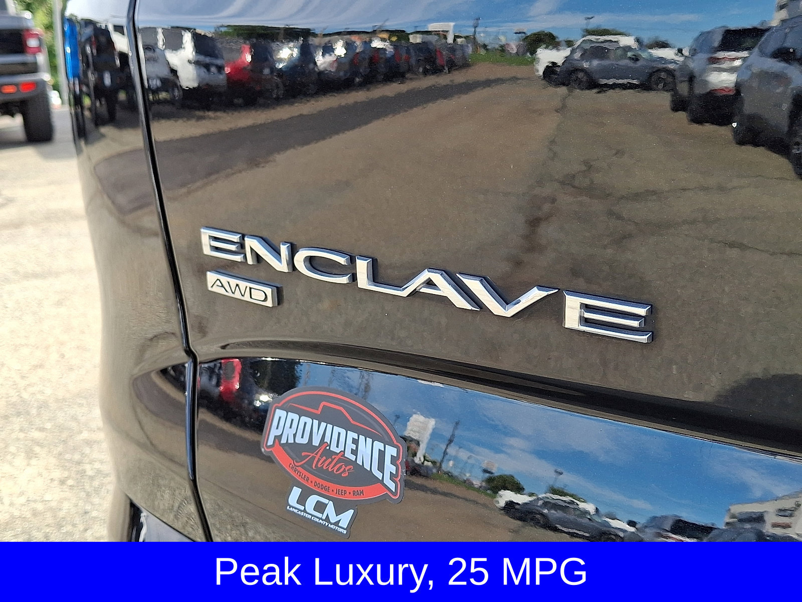 Used 2024 Buick Enclave Avenir w/ Avenir Technology Package AWD/4WD image 33
