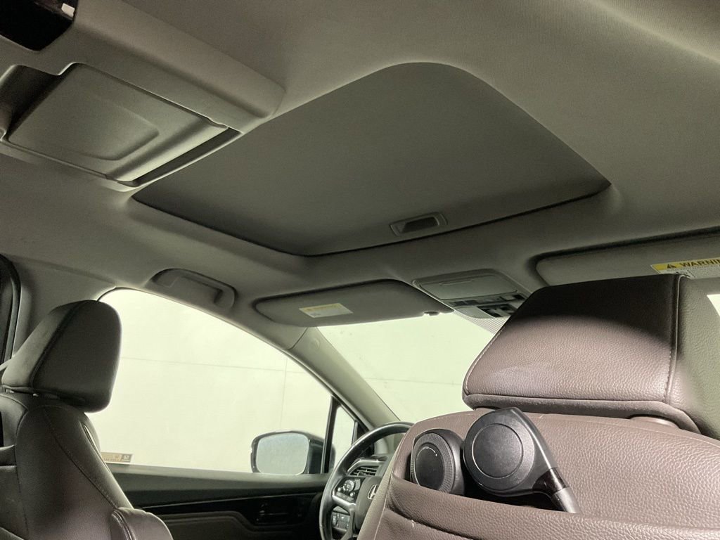 Used 2019 Honda Odyssey Elite image 2
