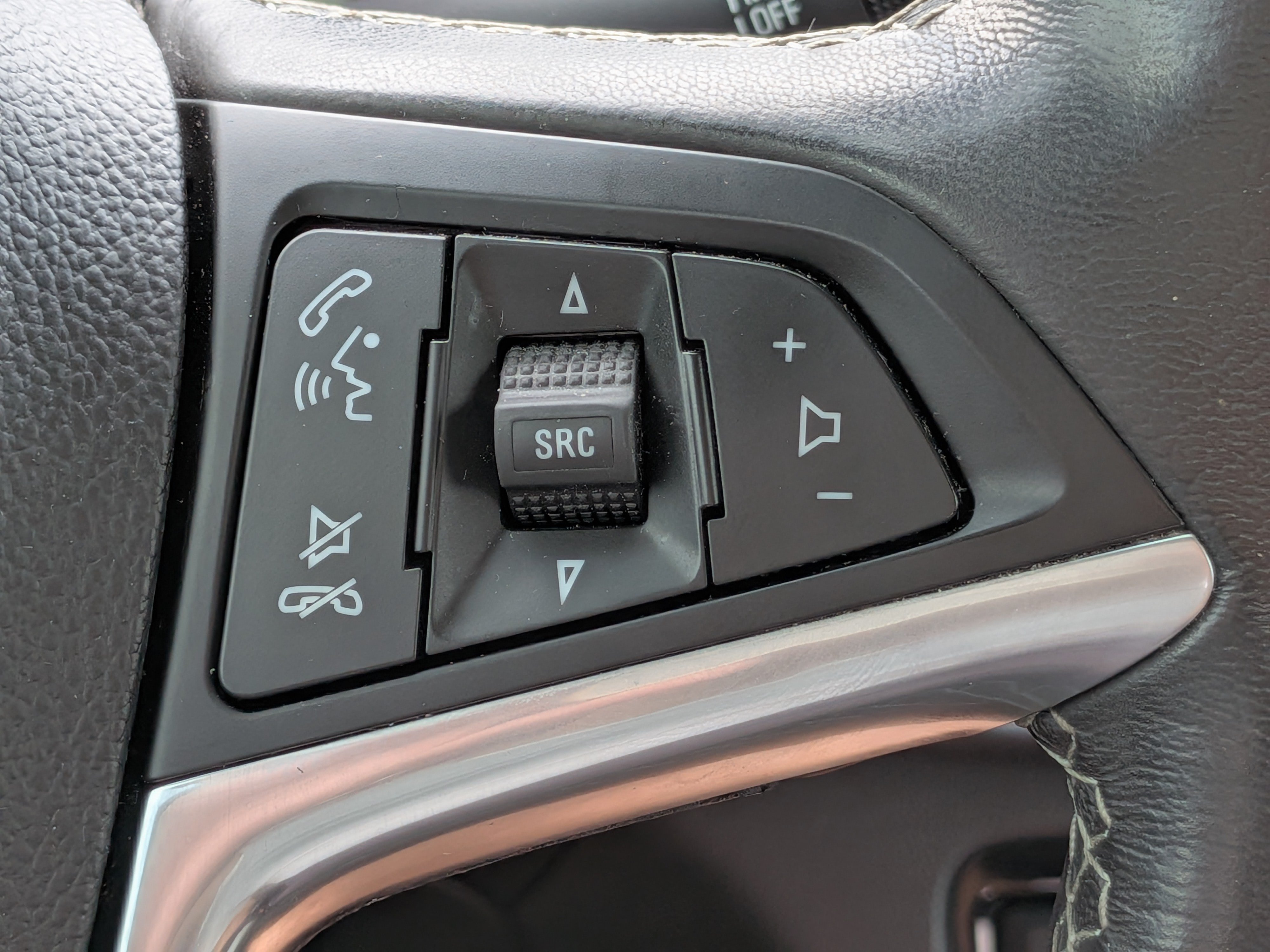 Certified 2022 Buick Encore Preferred w/ Safety Package AWD/4WD image 26