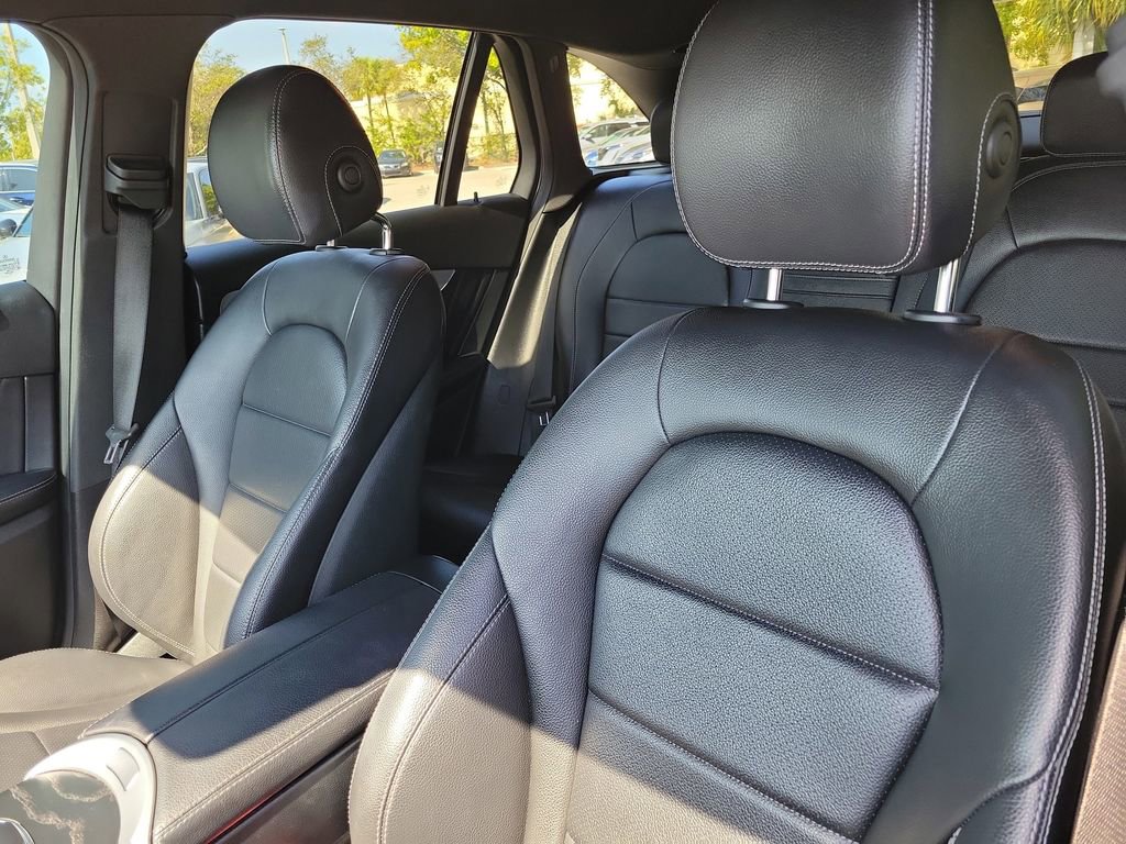 Used 2022 Mercedes-Benz GLC 300 image 28