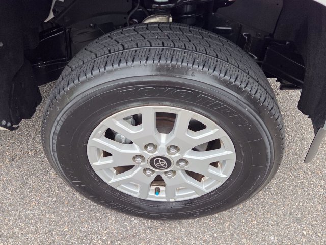 Used 2024 Toyota Tacoma SR w/ Towing Package AWD/4WD image 19