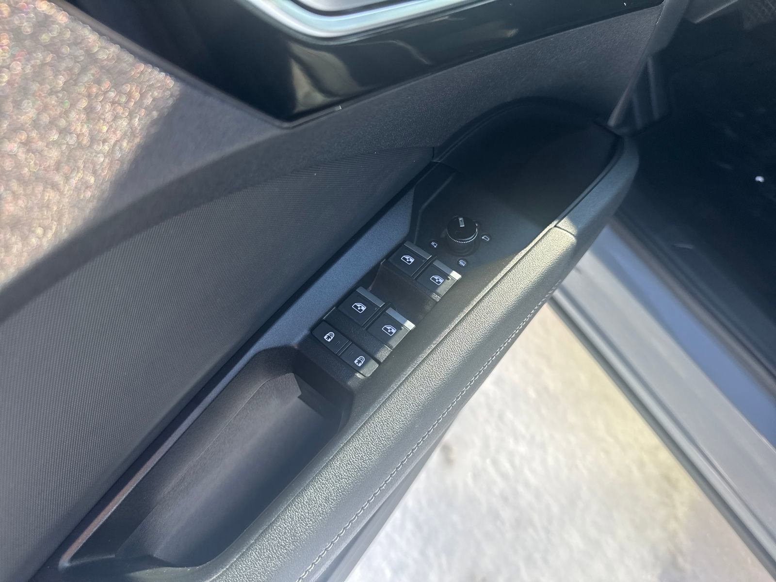 Used 2024 Audi Q4 e-tron Premium image 11