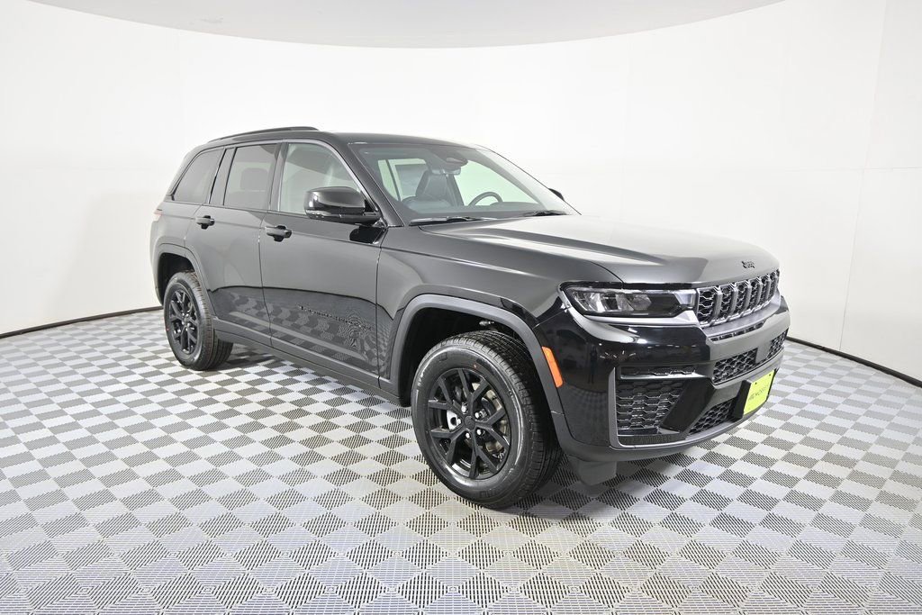 New 2026 Jeep Grand Cherokee Laredo image 9