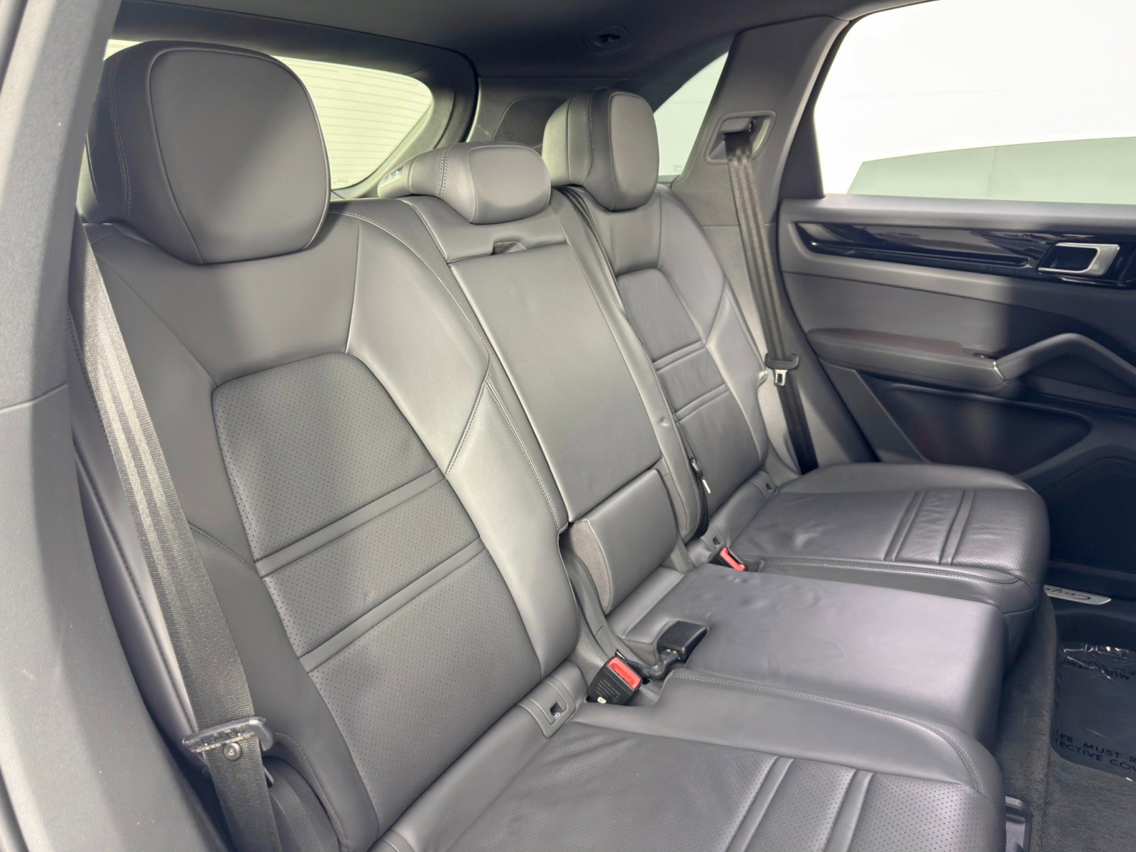 Used 2019 Porsche Cayenne image 38