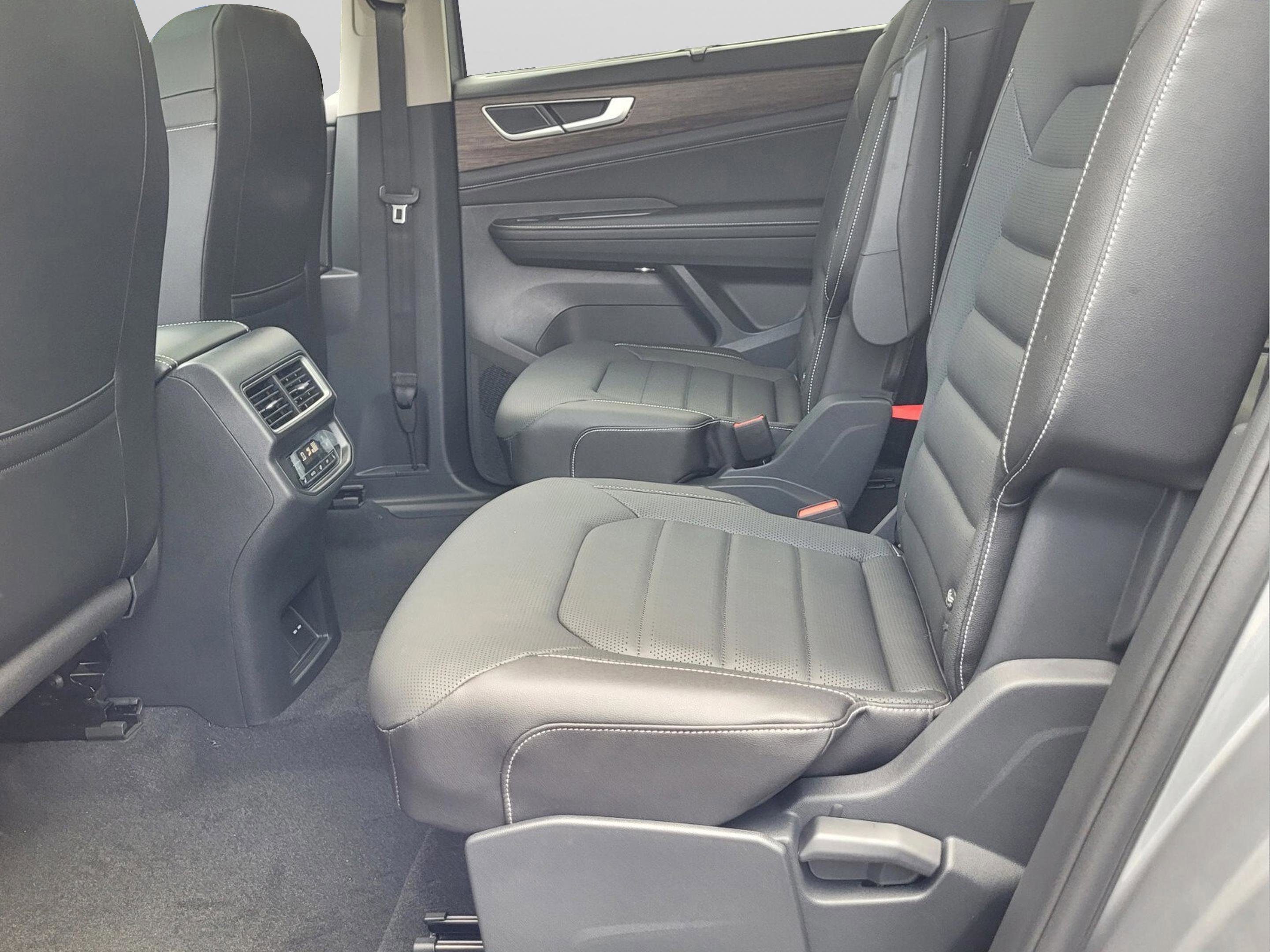 New 2026 Volkswagen Atlas SEL image 9