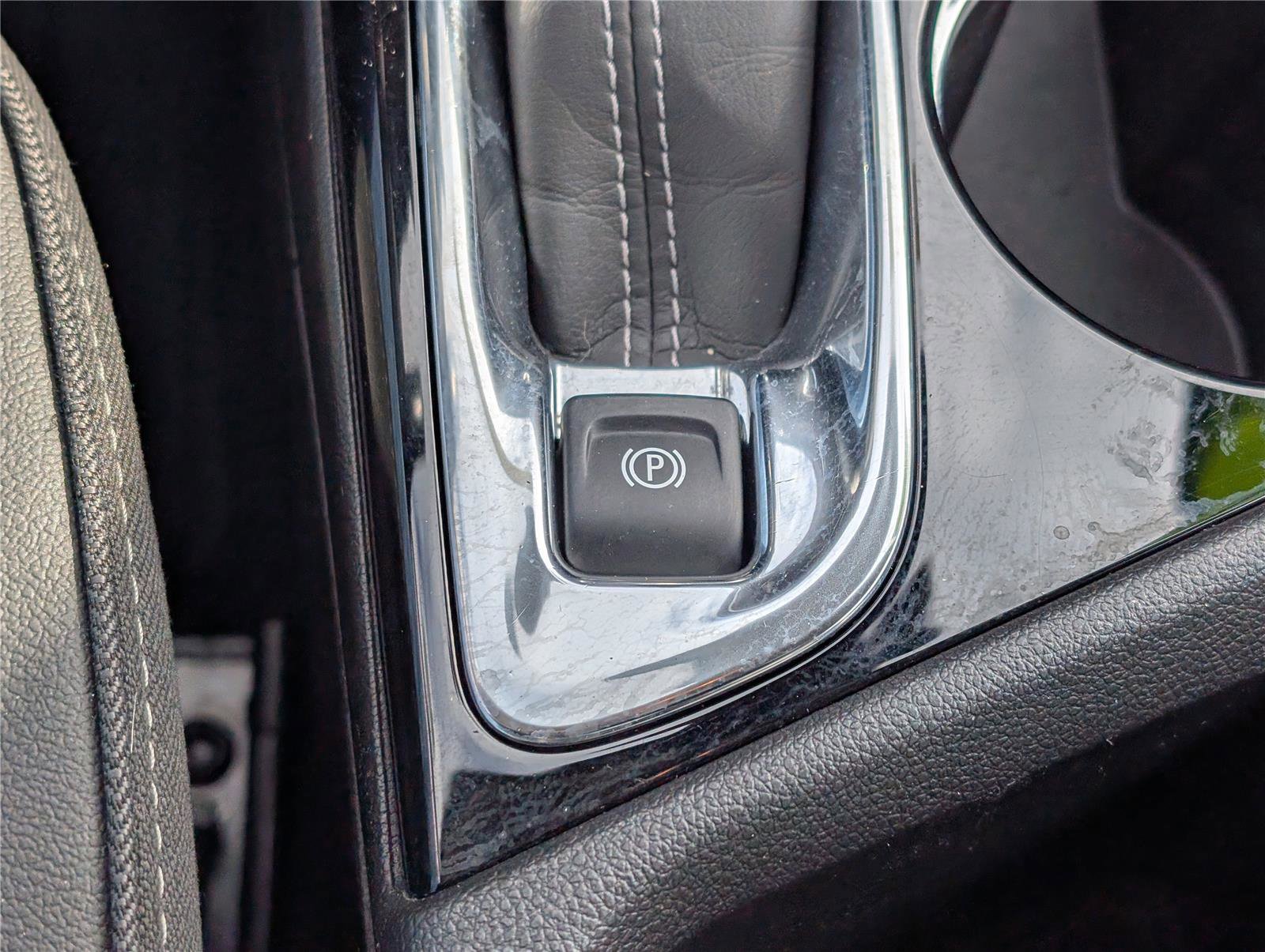 Used 2023 Buick Encore GX Essence w/ Experience Buick Package image 25