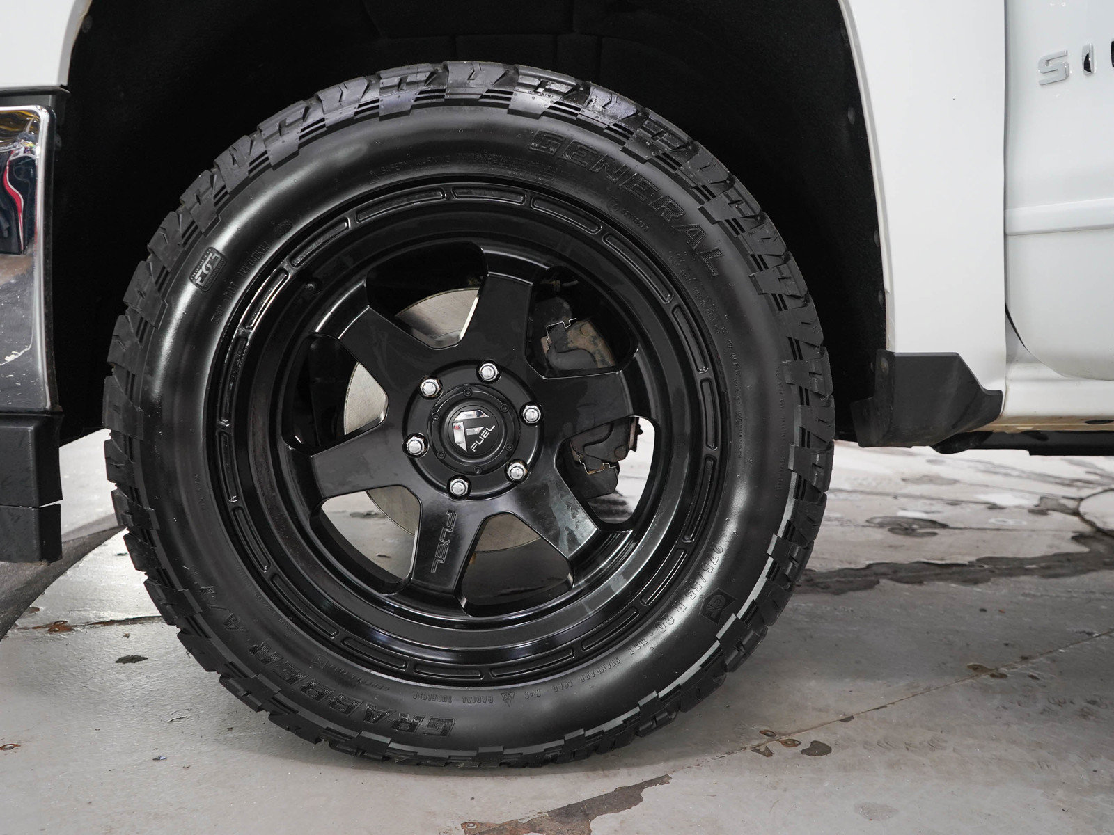 Used 2019 Chevrolet Silverado 1500 LT AWD/4WD image 29