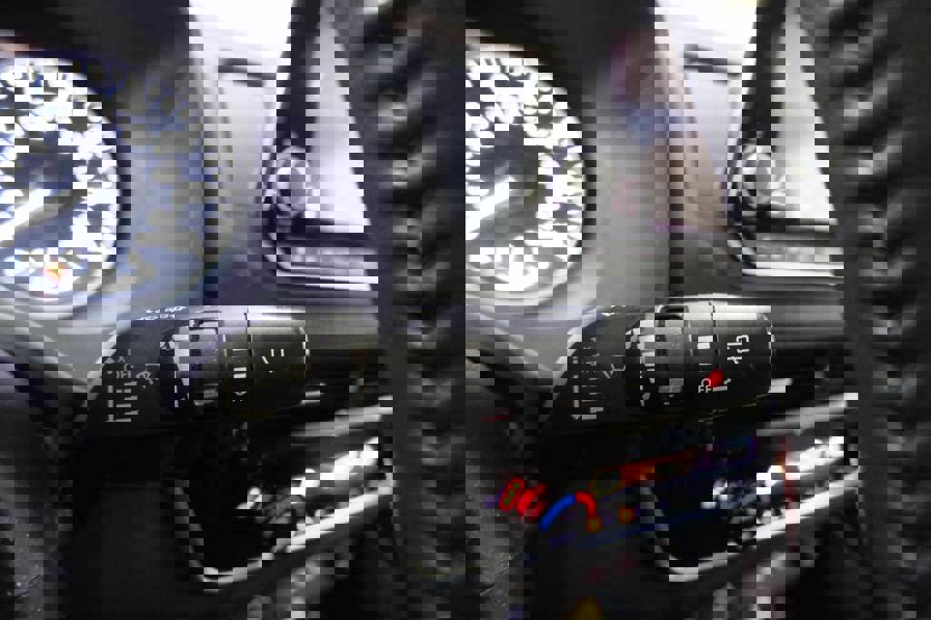 Used 2021 Nissan Rogue SV w/ Premium Package image 40