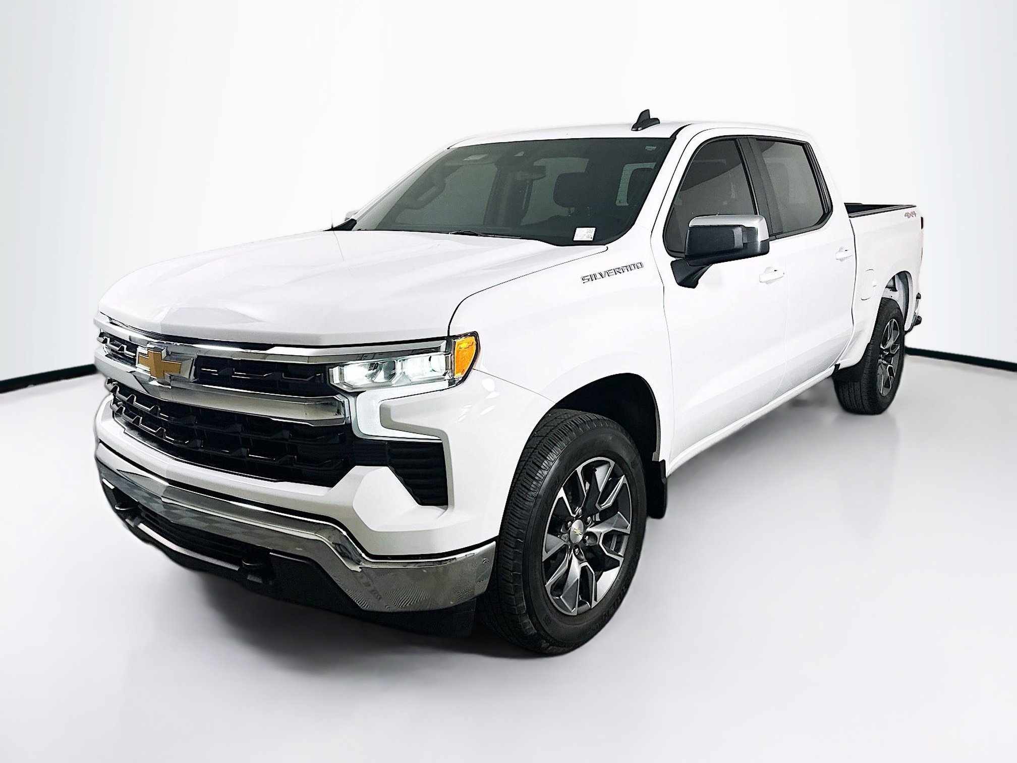 Used 2023 Chevrolet Silverado 1500 LT image 3
