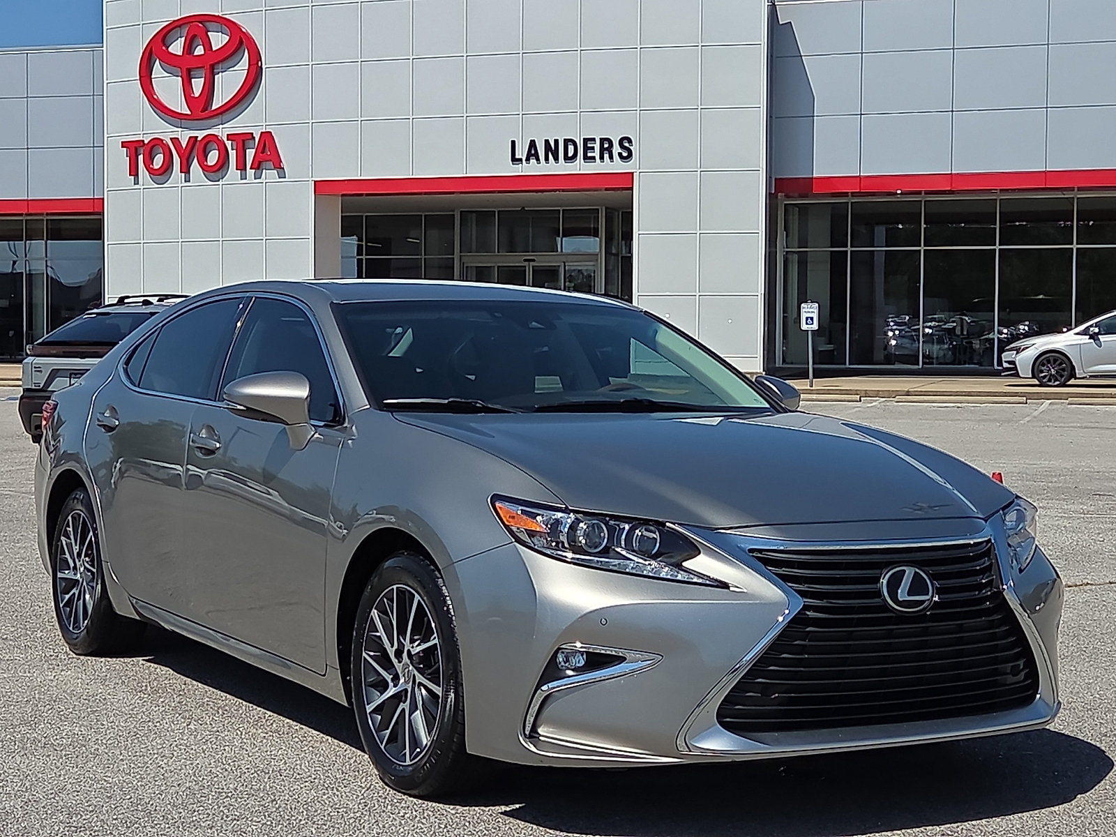 Used 2016 Lexus ES 350 w/ Luxury Package w/Wood Trim