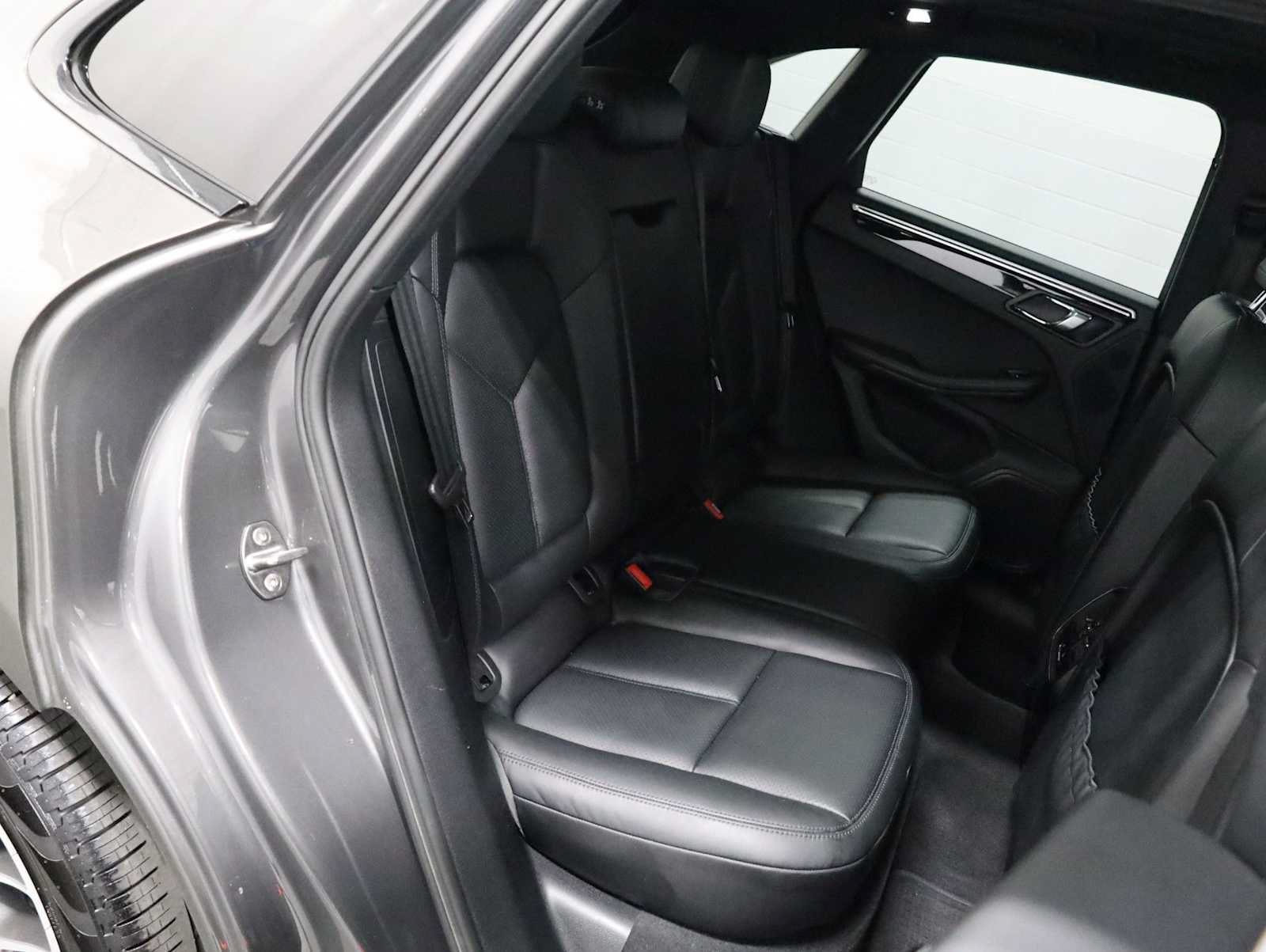 Used 2016 Porsche Macan S AWD/4WD image 37