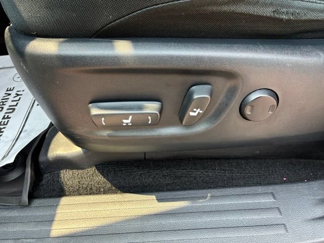 Used 2017 Toyota 4Runner SR5 AWD/4WD image 13