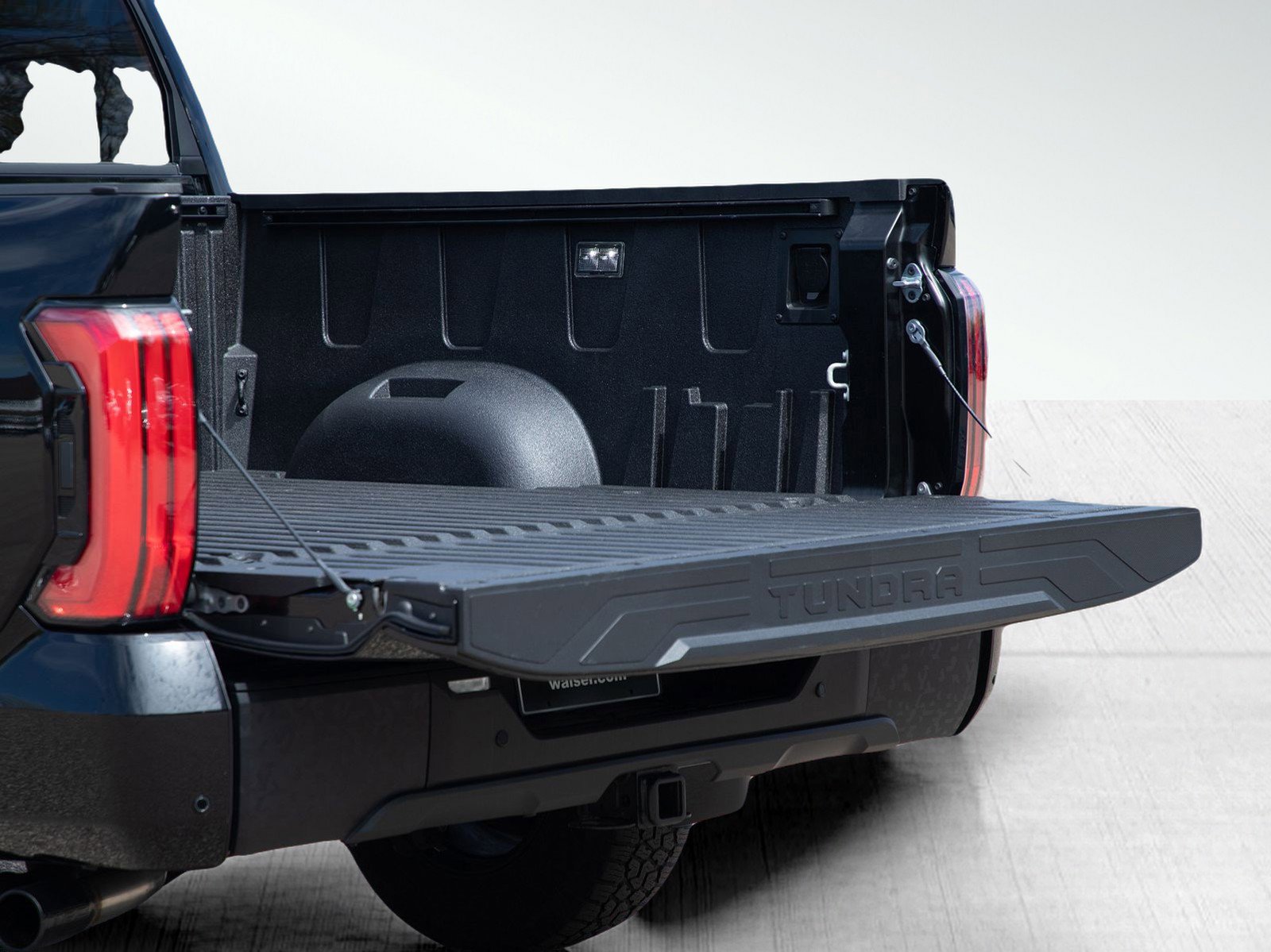 Used 2025 Toyota Tundra TRD Pro AWD/4WD image 8