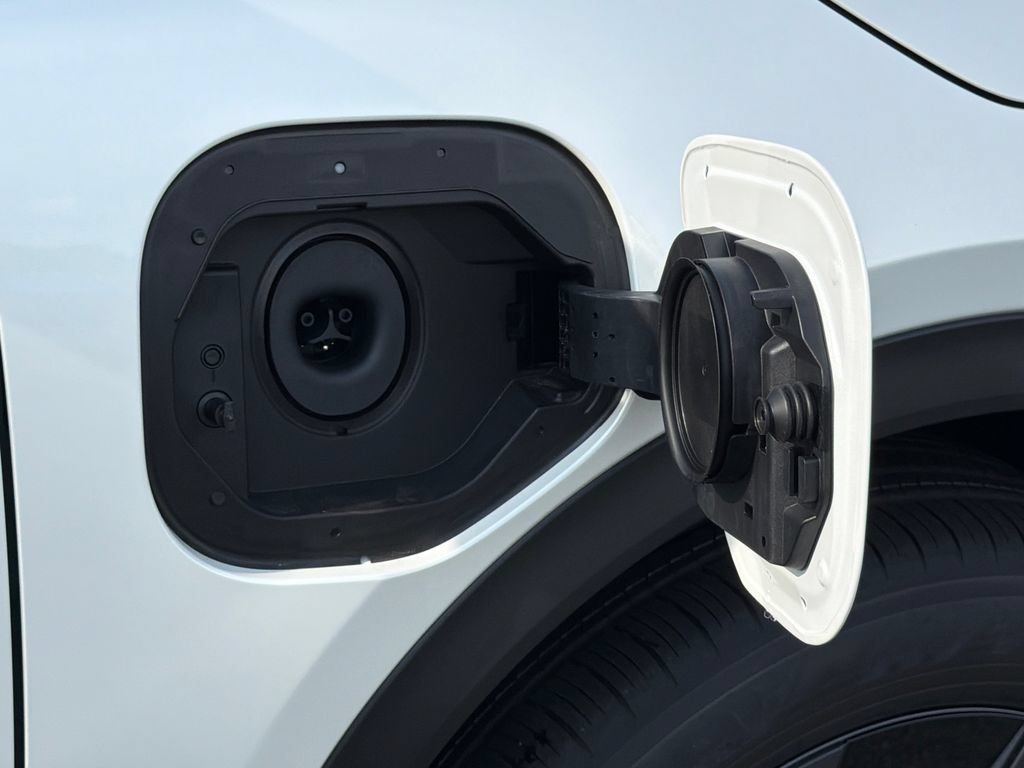 New 2026 Toyota C-HR AWD/4WD image 9